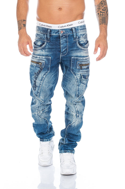 Cipo und Baxx Herren Jeans Hose mit dicken Kontrast Nähten und ausgefallenen Designelementen wie Zierreißverschlüsse in blau