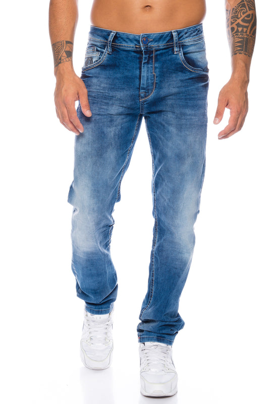 Cipo und Baxx Herren Jeans Hose in blau mit dezenten Kontrast Nähten und schlichter Waschung.