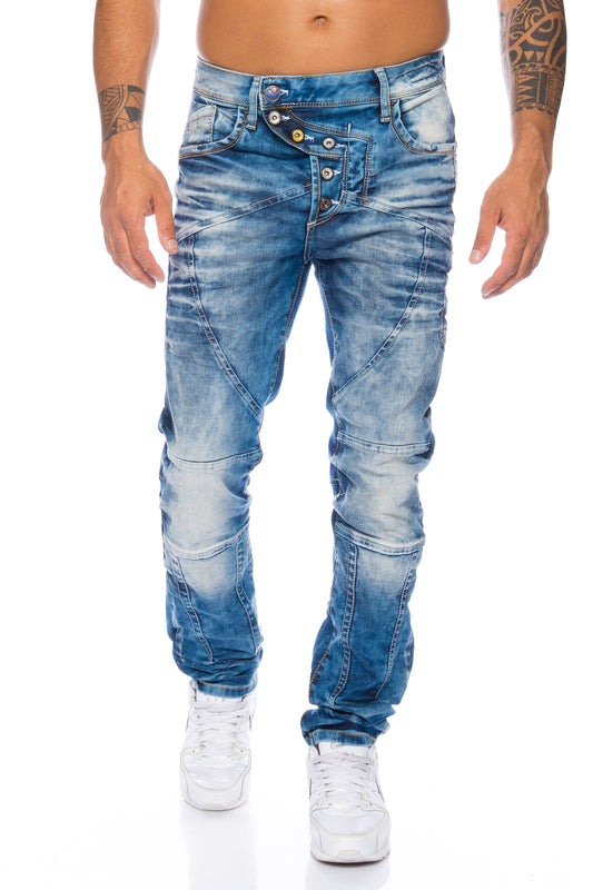 Cipo und Baxx Herren Jeans Hose in blau mit dezenten Kontrast Nähten und asymmetrischer Knopfleiste