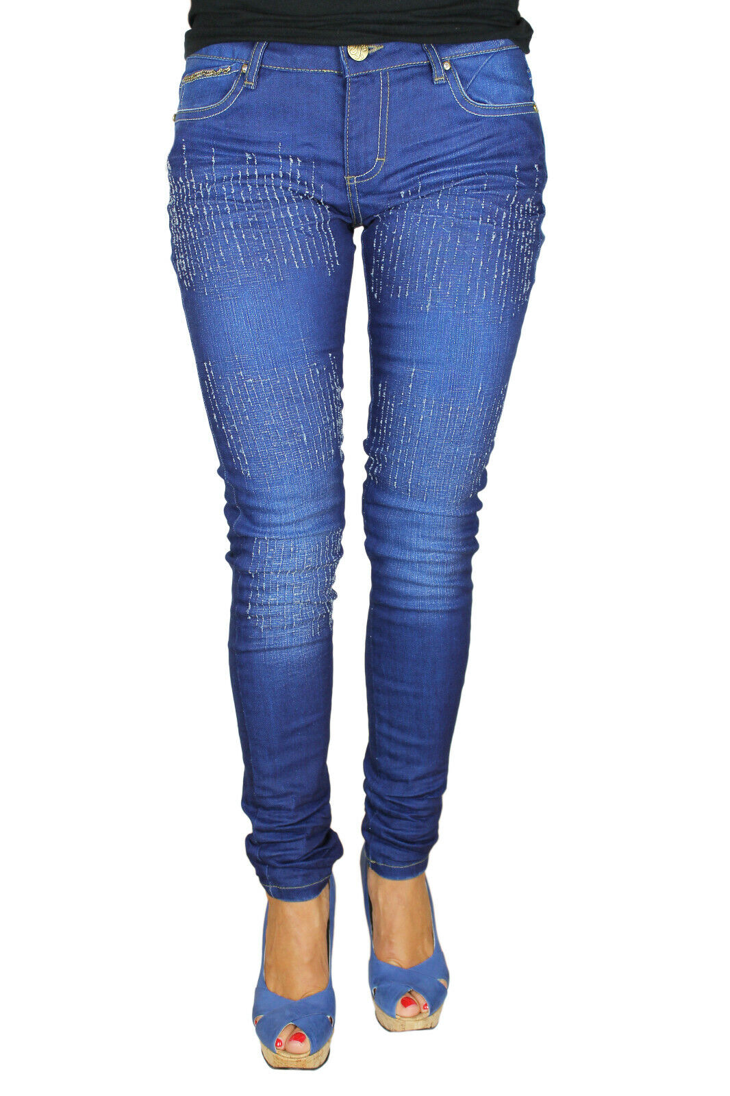 Redbridge Damen Jeans Hose in blau mit kleinen used Effekten im Stoff.