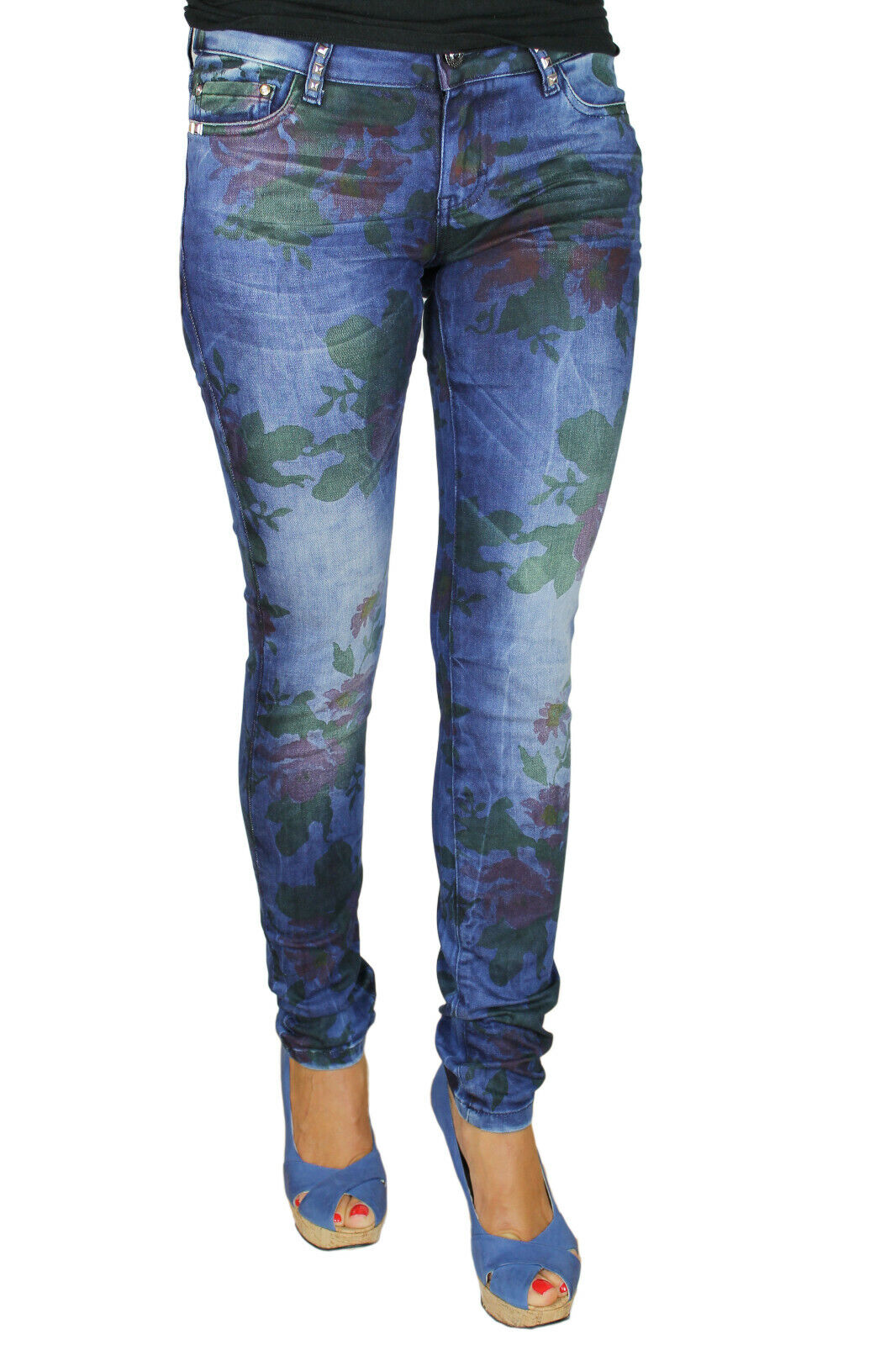 Redbridge Damen Jeans Hose in blau mit Flowermuster im Stoff.